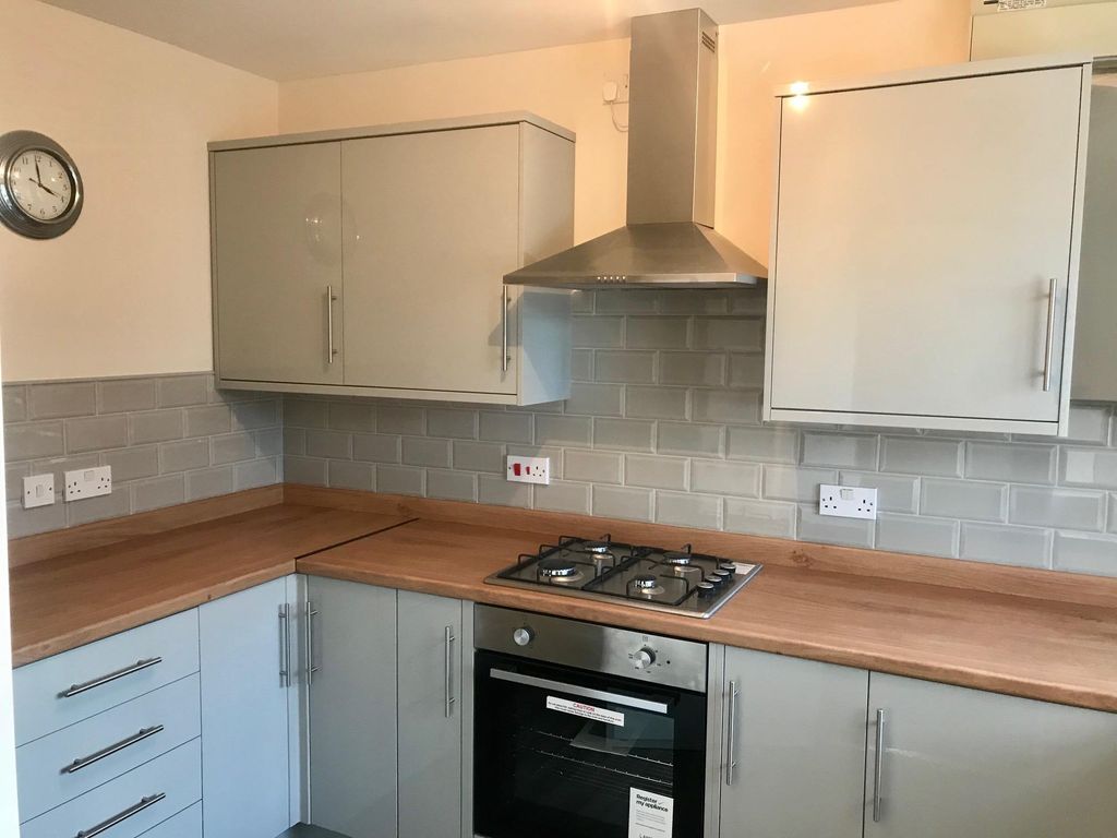 Property photo 3 of 13 Kitchen