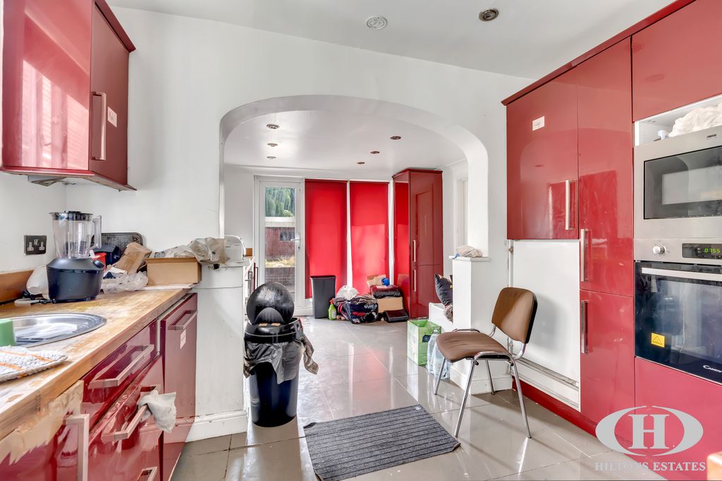 Property photo 2 of 11