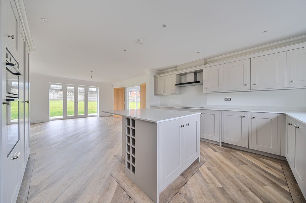 Property photo 1 of 51