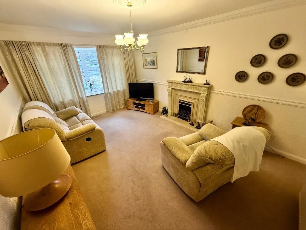 Property photo 2 of 10 Lounge