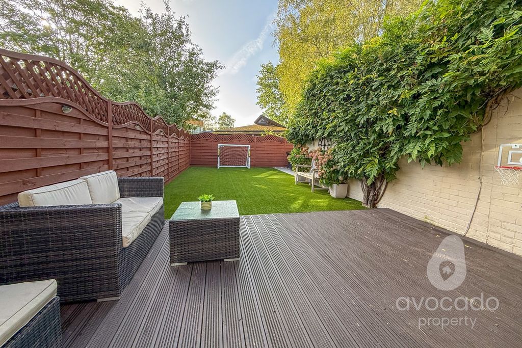 Property photo 2 of 17 5559844