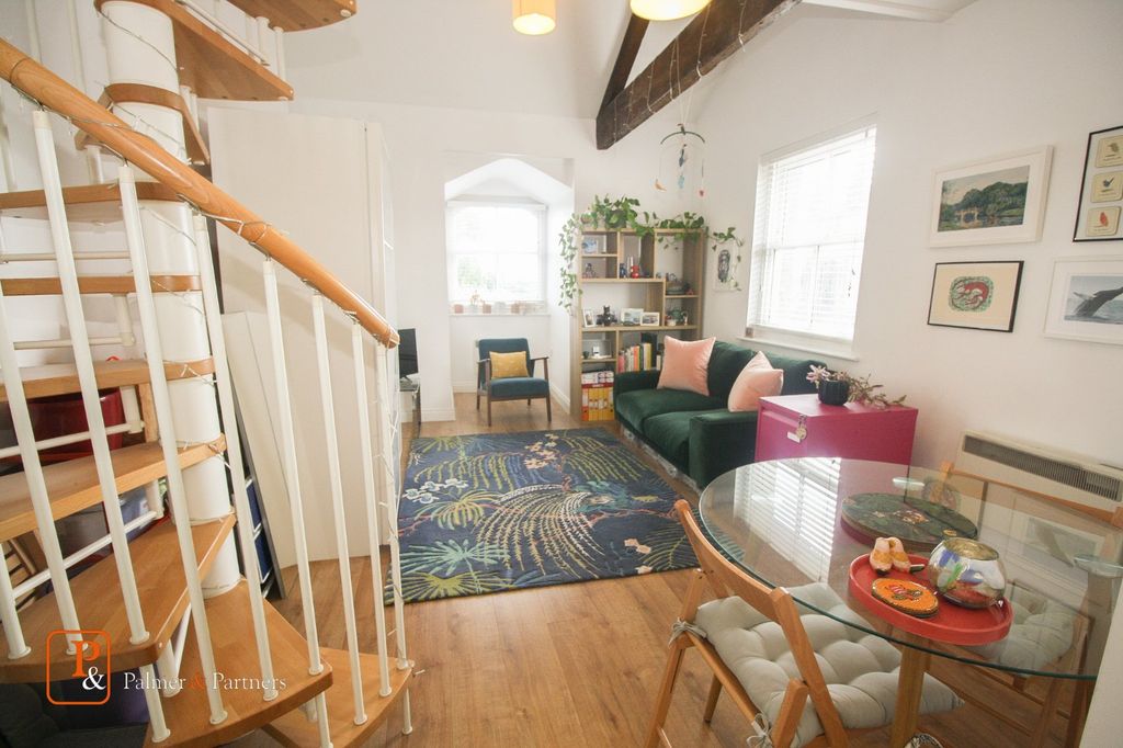 Property photo 2 of 6 Reception Room