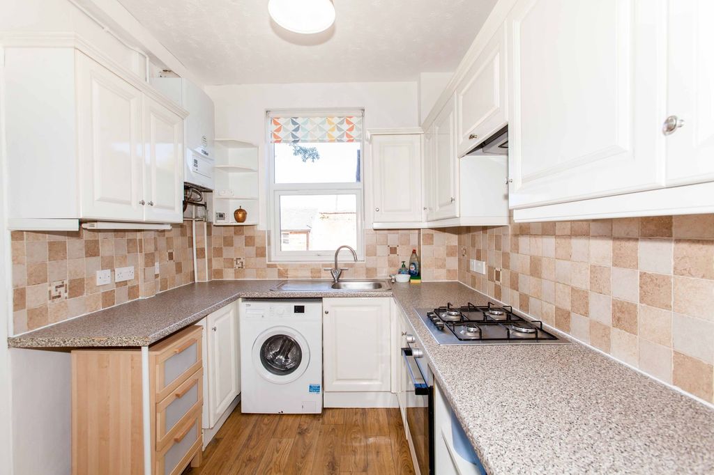 Property photo 3 of 13