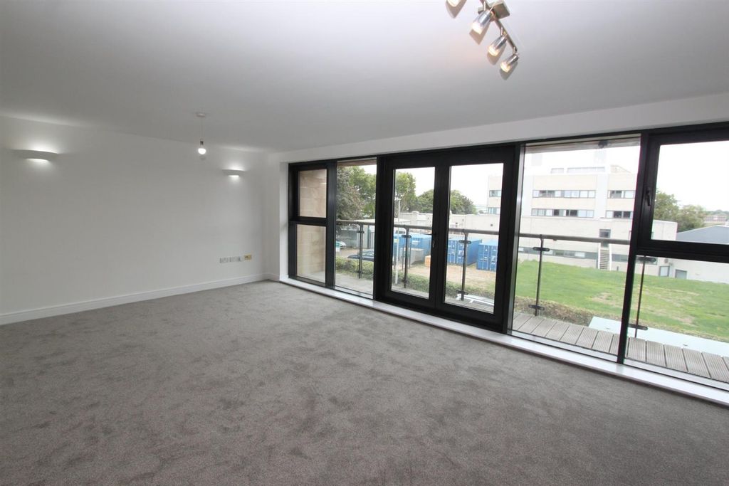 Property photo 2 of 8 19 Azure Living.Jpg