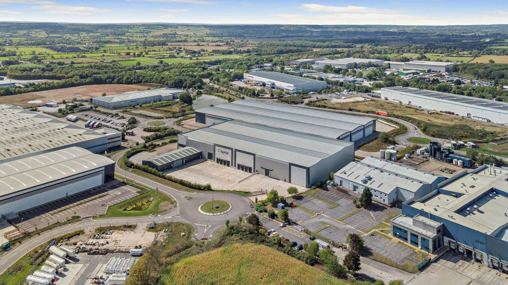 Property photo 1 of 7 8660492Exterior35800.Jpg