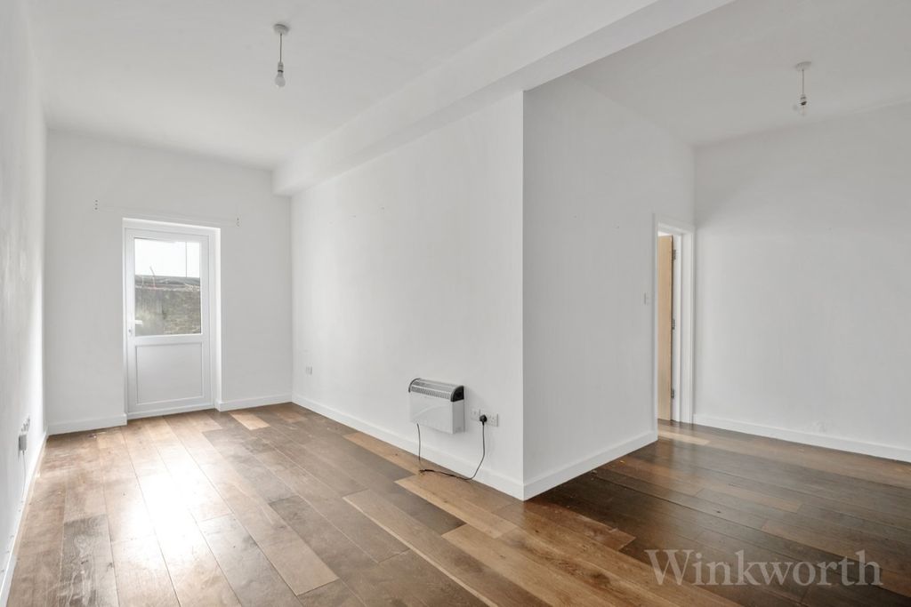 Property photo 3 of 7 Picture No. 09