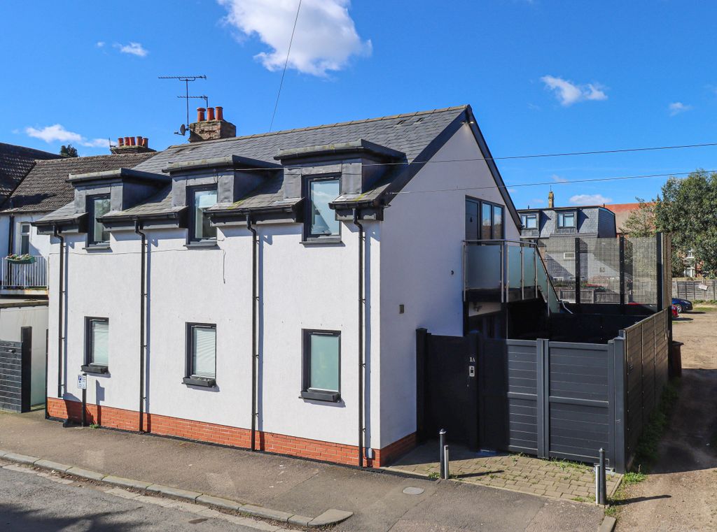 Property photo 1 of 11 Img5834