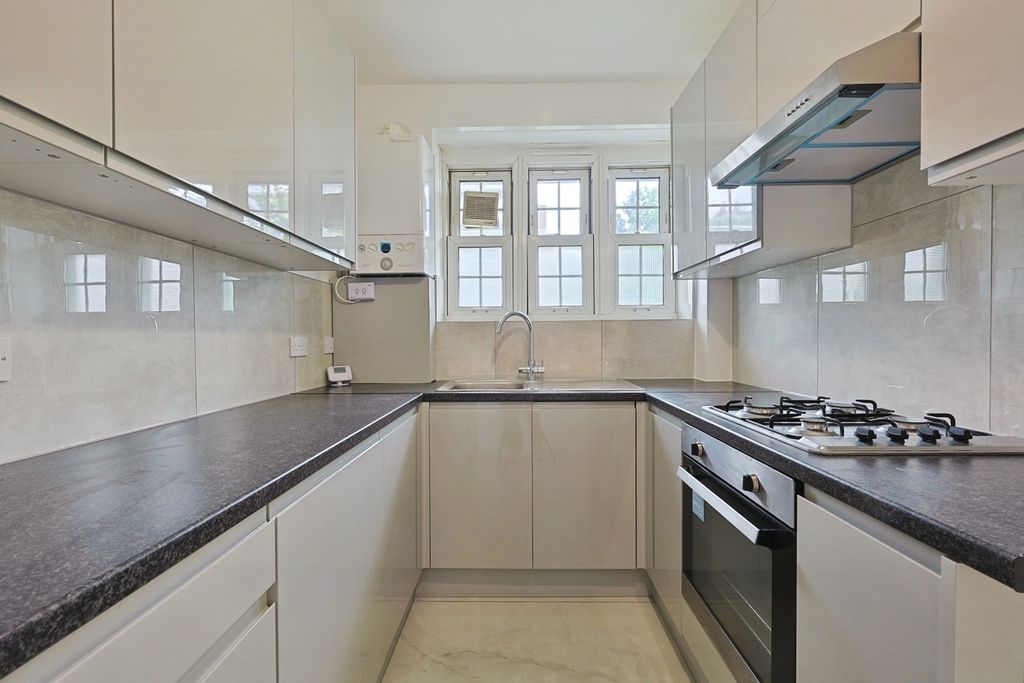 Property photo 1 of 18 Pbox-Img.Jpg