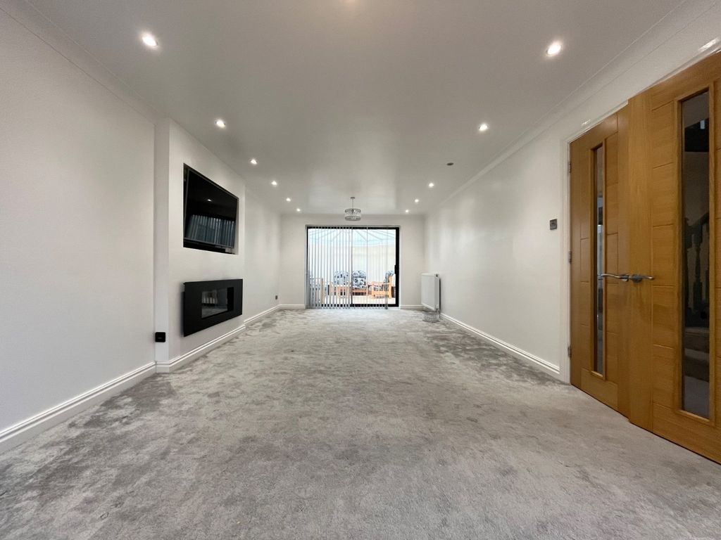 Property photo 2 of 30 Picture No. 23