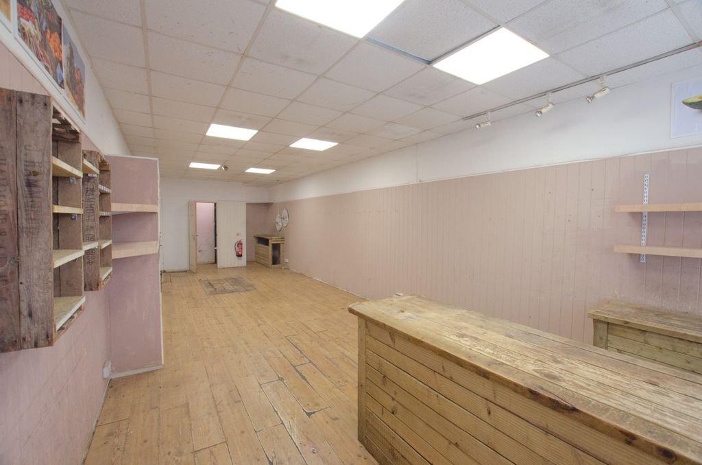 Property photo 2 of 9 23B Fore Street -9