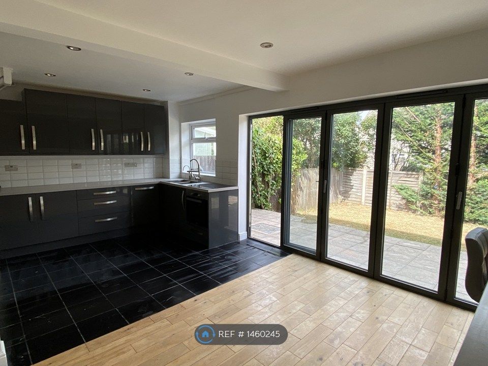 Property photo 2 of 11 Kitchen Diner