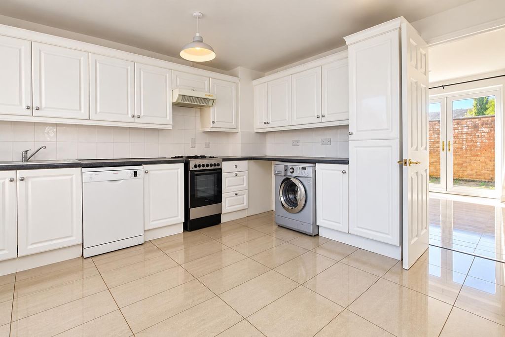 Property photo 2 of 12 4.Png