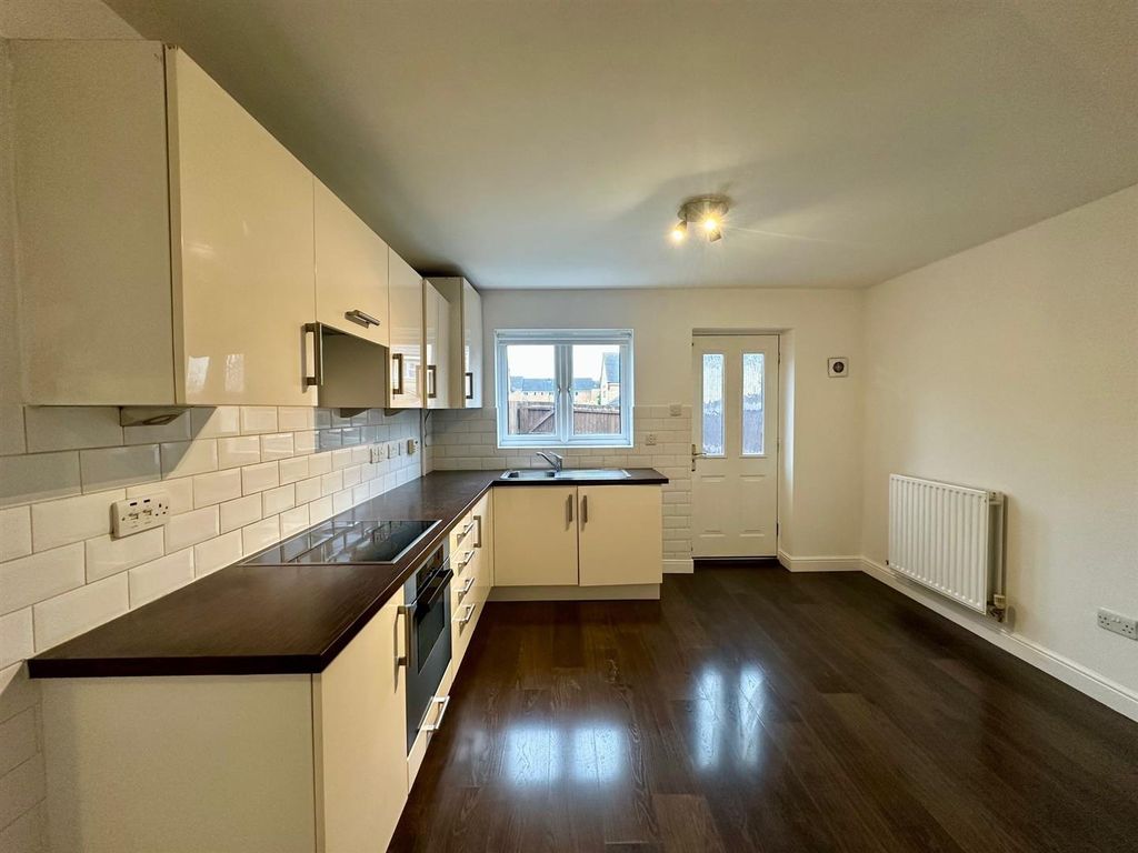 Property photo 2 of 21 Kitchen/Breakfast Room
