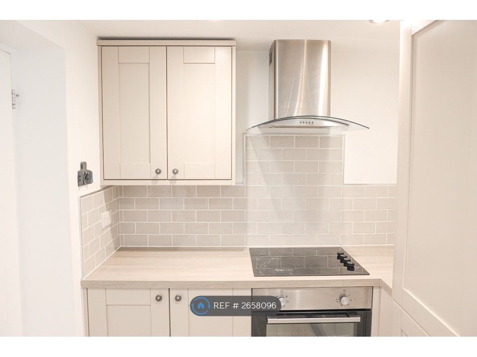 Property photo 2 of 34