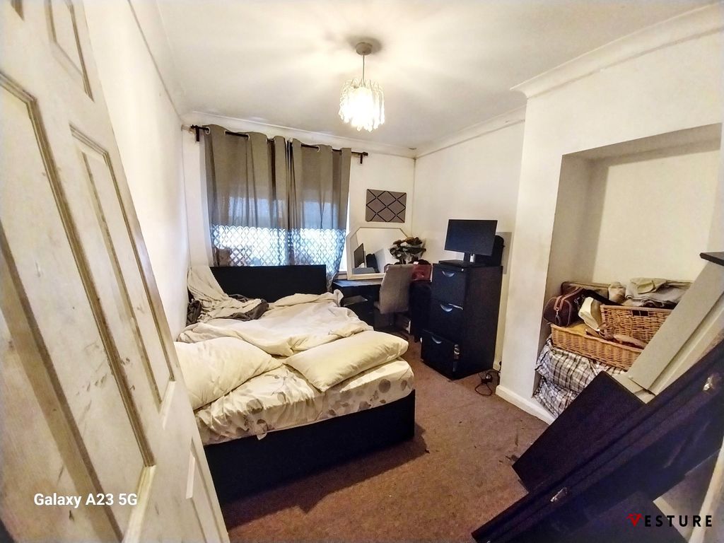 Property photo 3 of 7 Photo