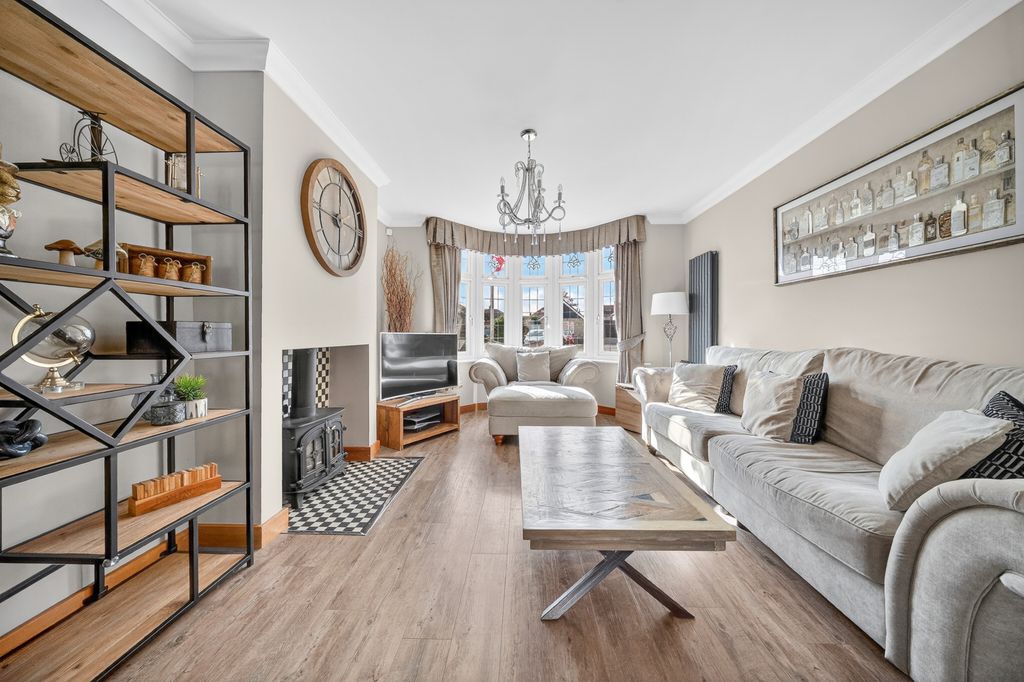 Property photo 2 of 29