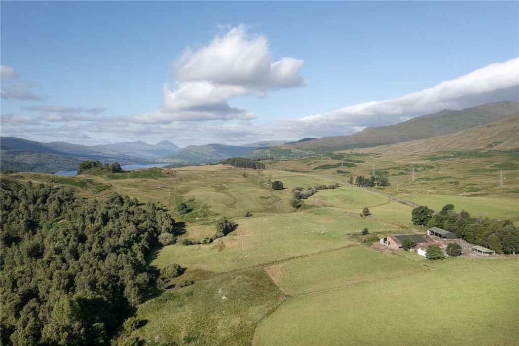 Property photo 1 of 11 Carie Farm