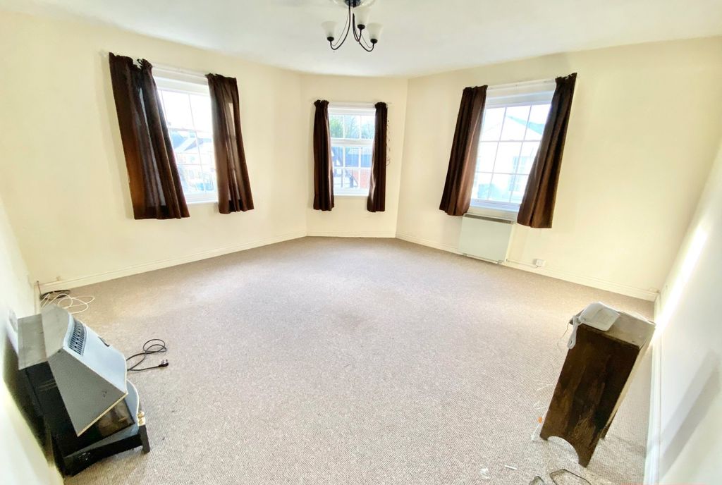 Property photo 3 of 5 Lounge