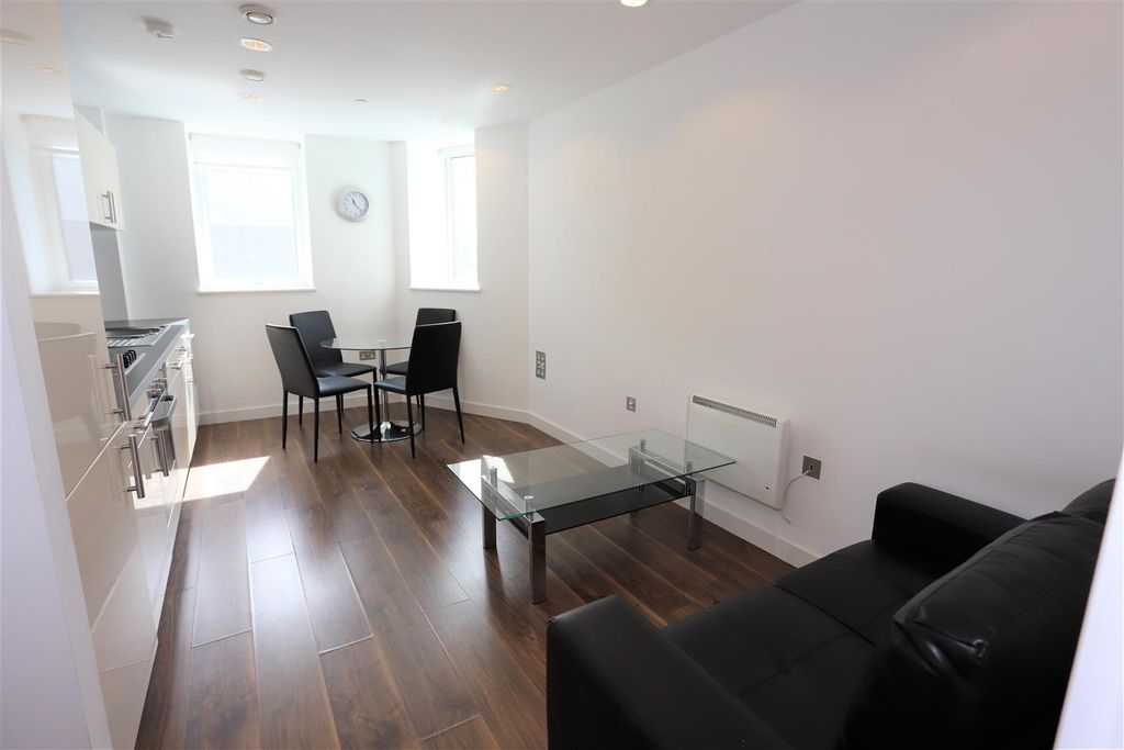 Property photo 2 of 7