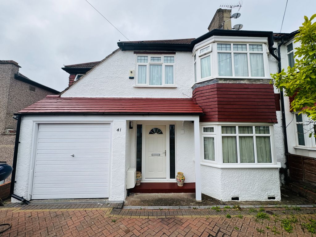 Property photo 2 of 38