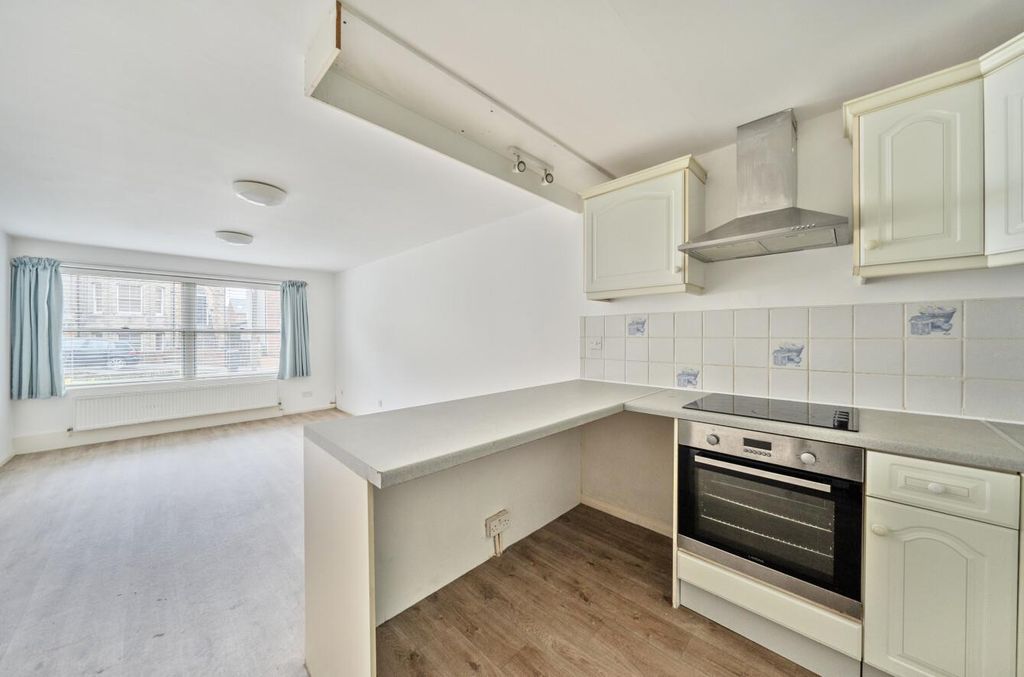 Property photo 2 of 16 1424808-8-69Aed38c9De12.Jpg