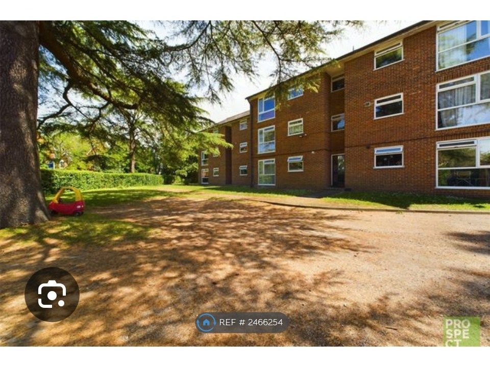 Property photo 1 of 5 Building Next Bus Stop