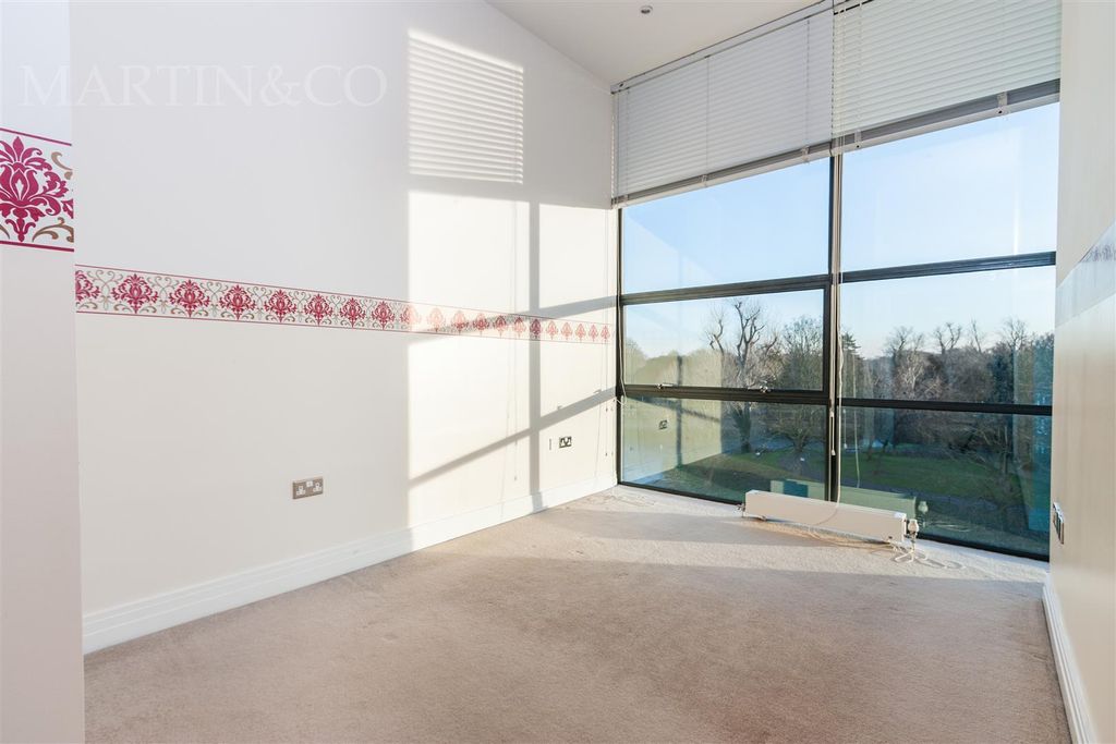 Property photo 3 of 8