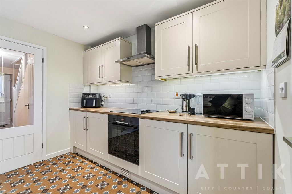 Property photo 3 of 29 Ar709792.Jpg