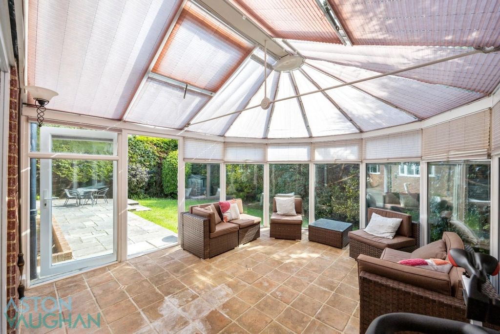 Property photo 2 of 22 4702421