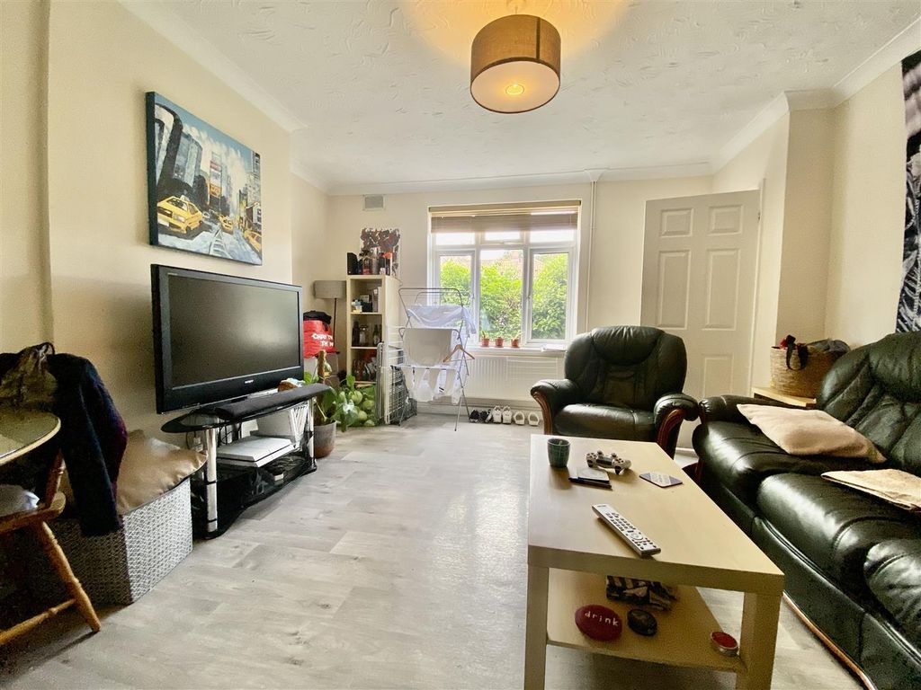 Property photo 3 of 10 Img_2052.Jpg