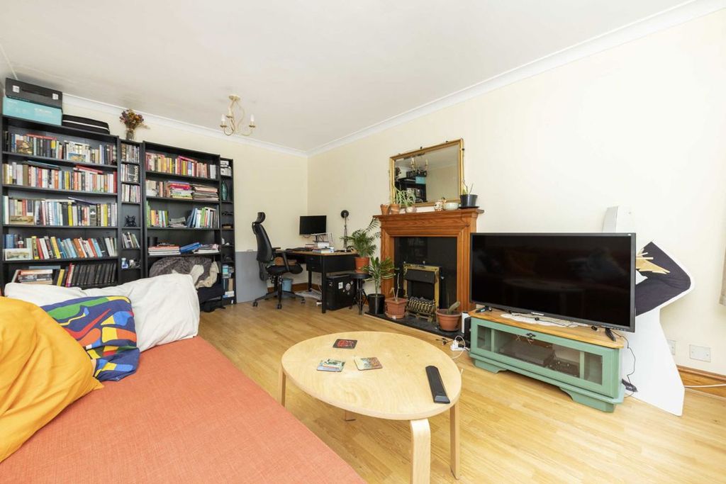 Property photo 2 of 7
