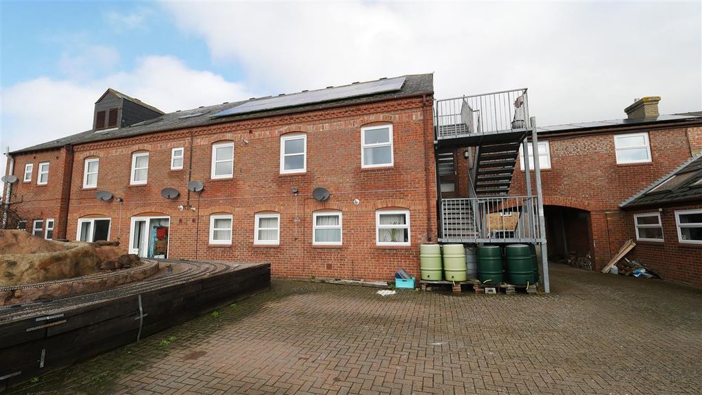 Property photo 1 of 6 Main Picture