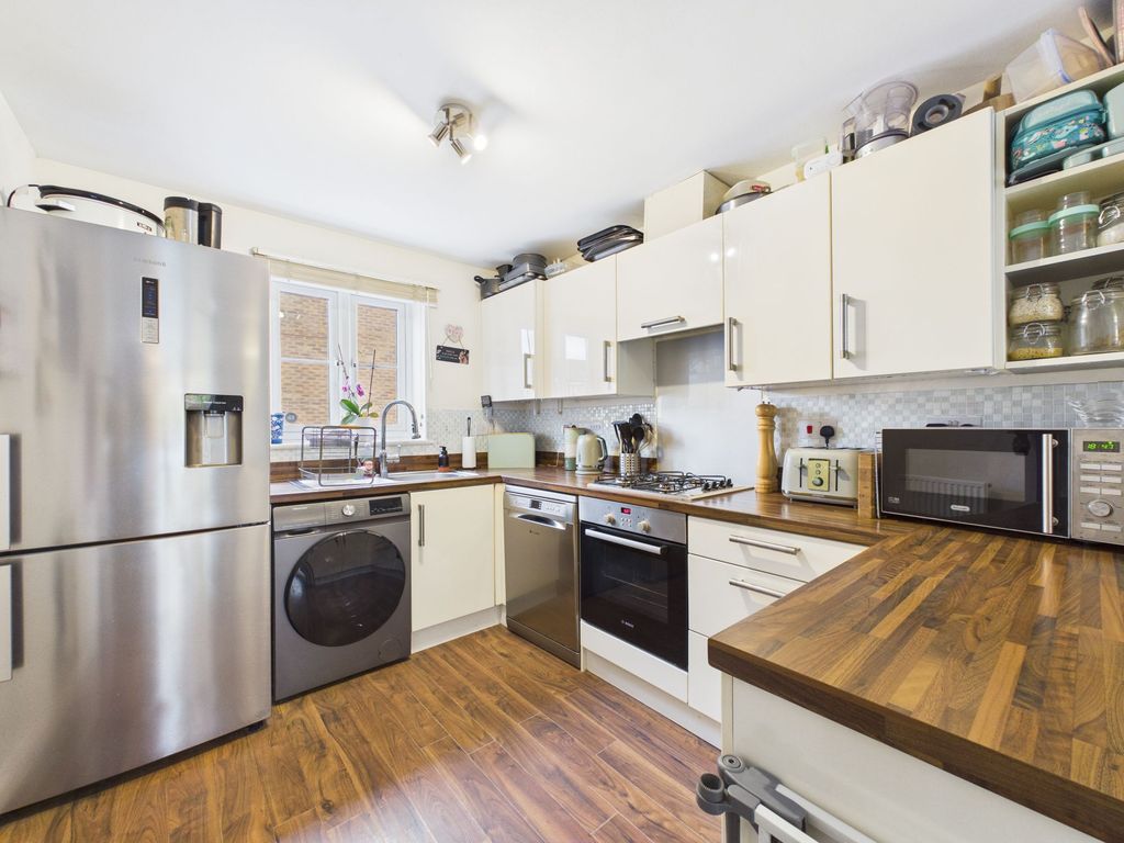 Property photo 2 of 18