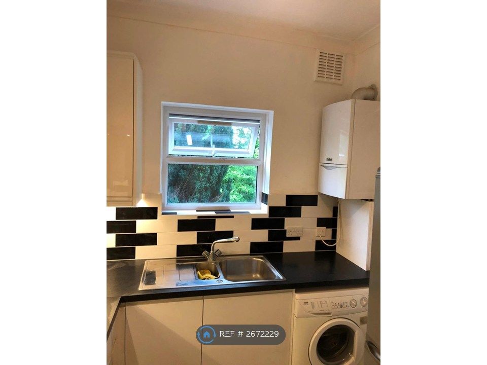 Property photo 2 of 24 Kitchen