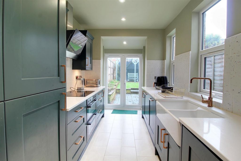 Property photo 3 of 17 Img_3172-Img_3174.Jpg