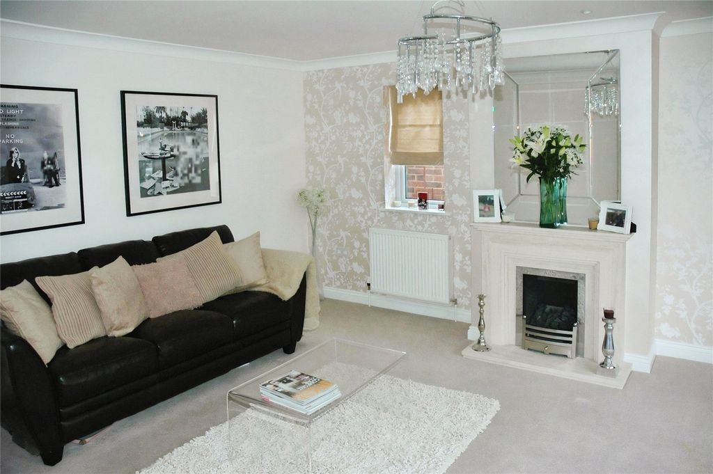 Property photo 3 of 9 Living Room