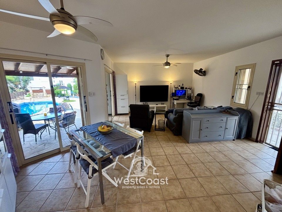 Property photo 2 of 30