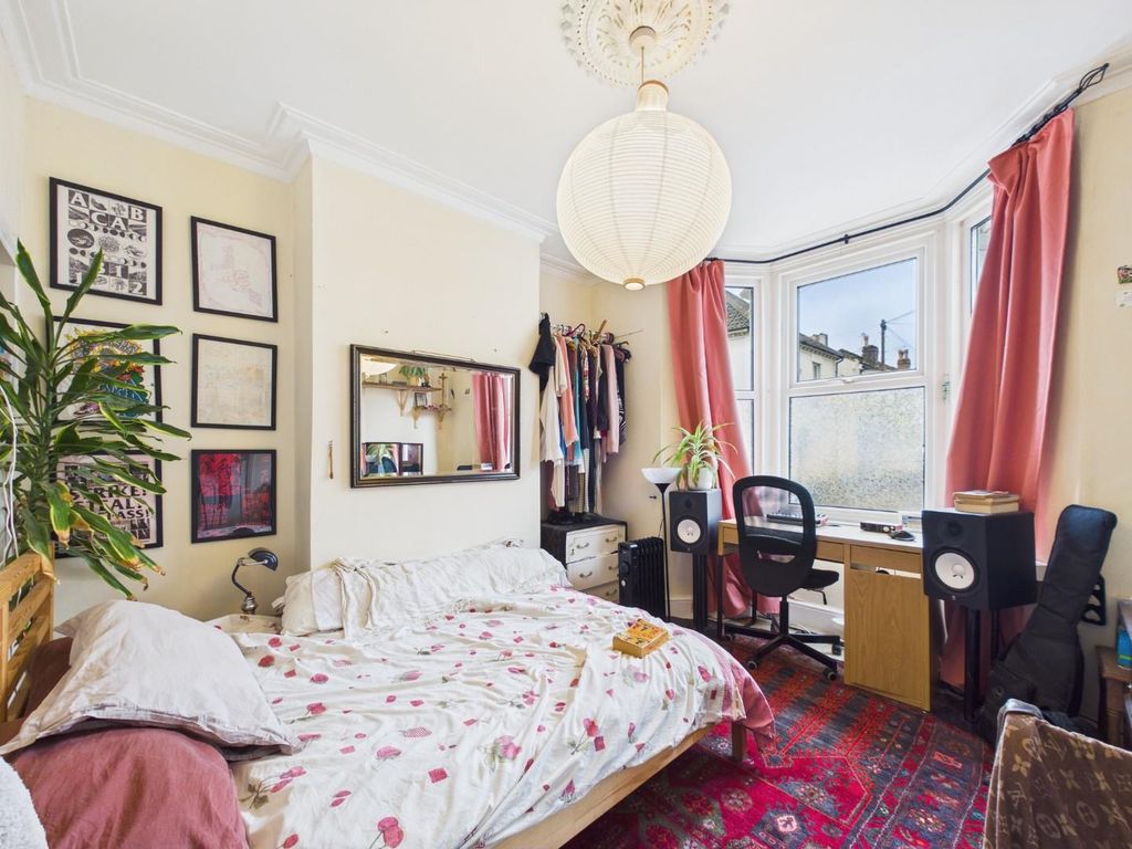 Property photo 2 of 18 Cam01530G0-Pr0387-Still013.Jpg