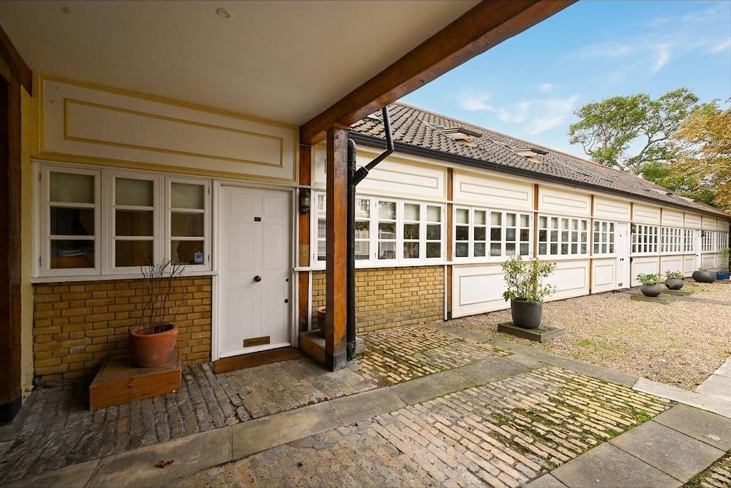Property photo 2 of 15 2