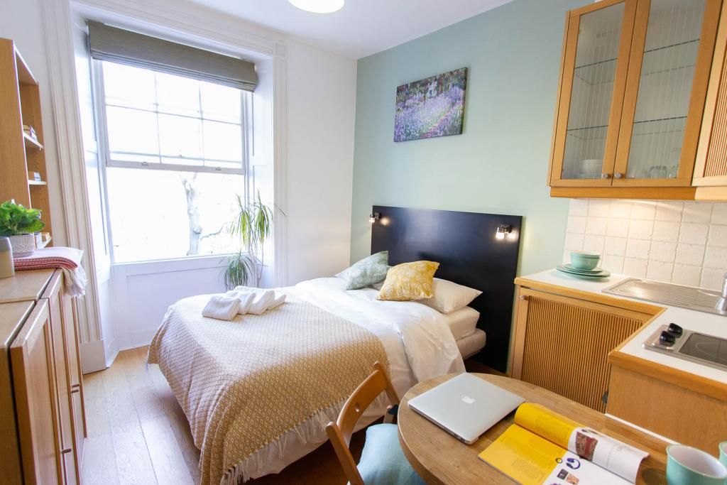 Property photo 1 of 6 Studio To Rent