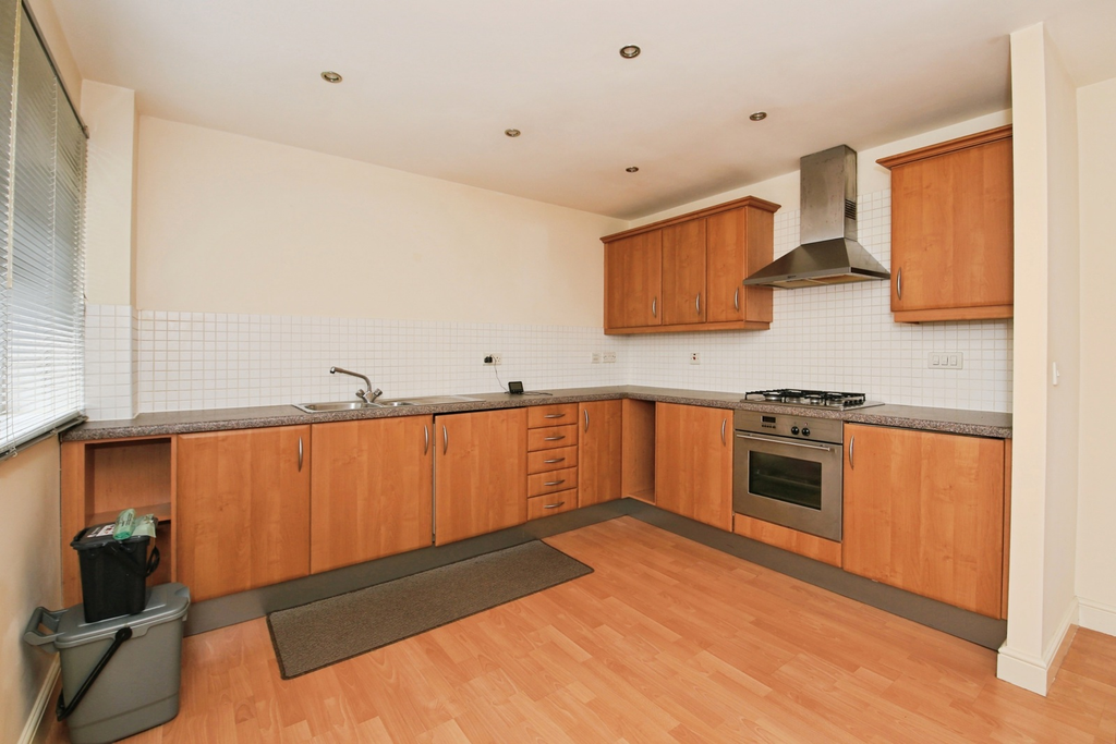 Property photo 3 of 10 Kitchen