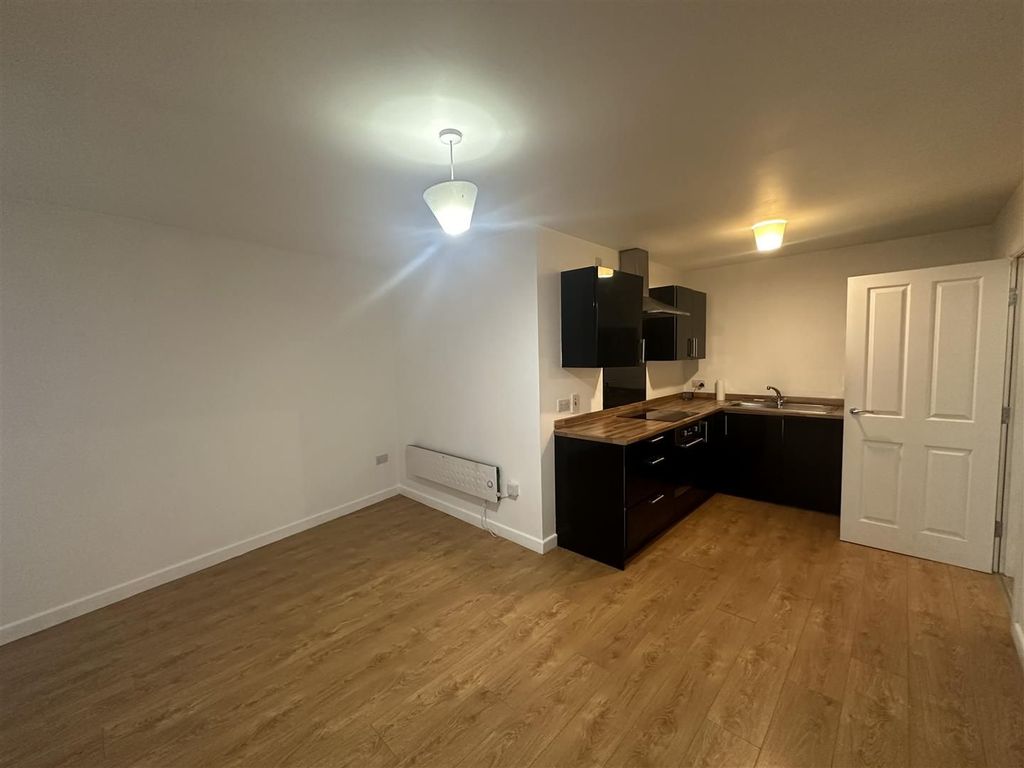 Property photo 2 of 6