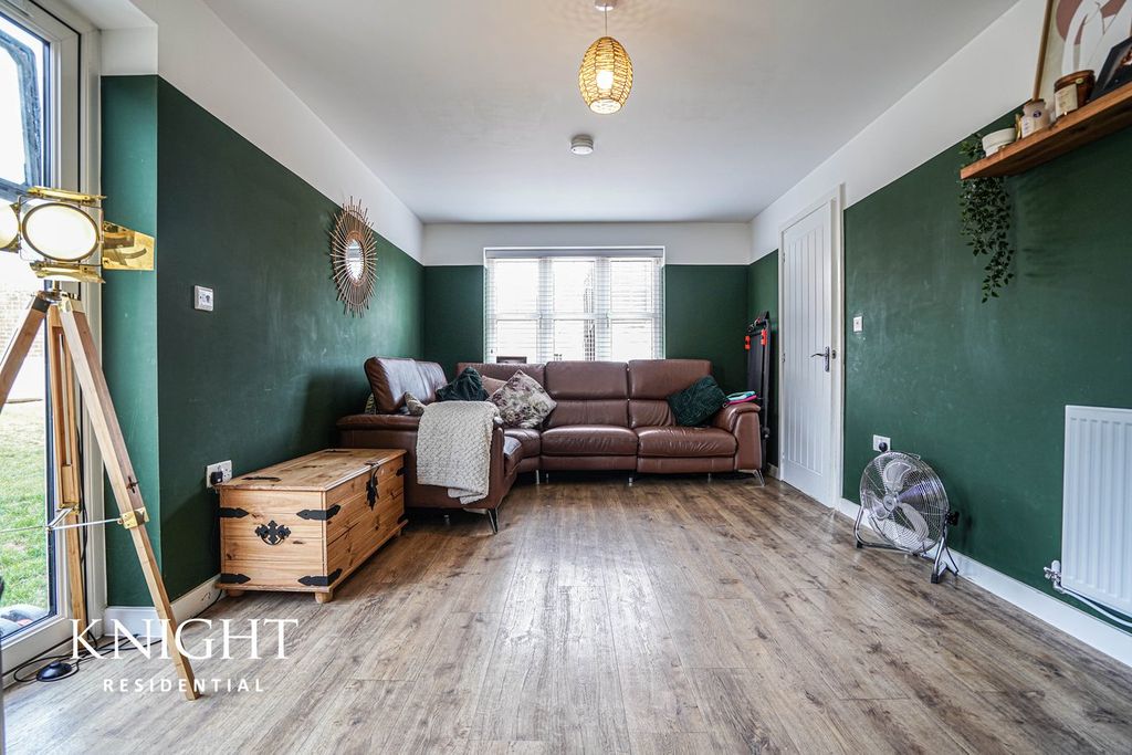 Property photo 3 of 15