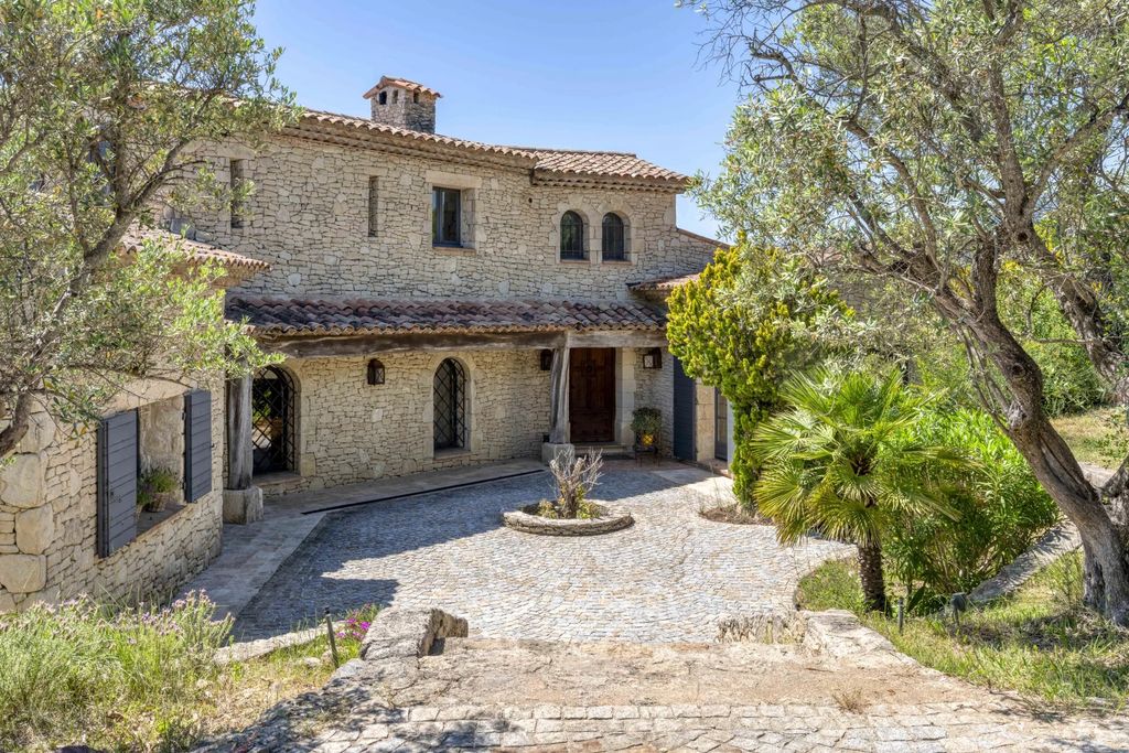 Property photo 3 of 11