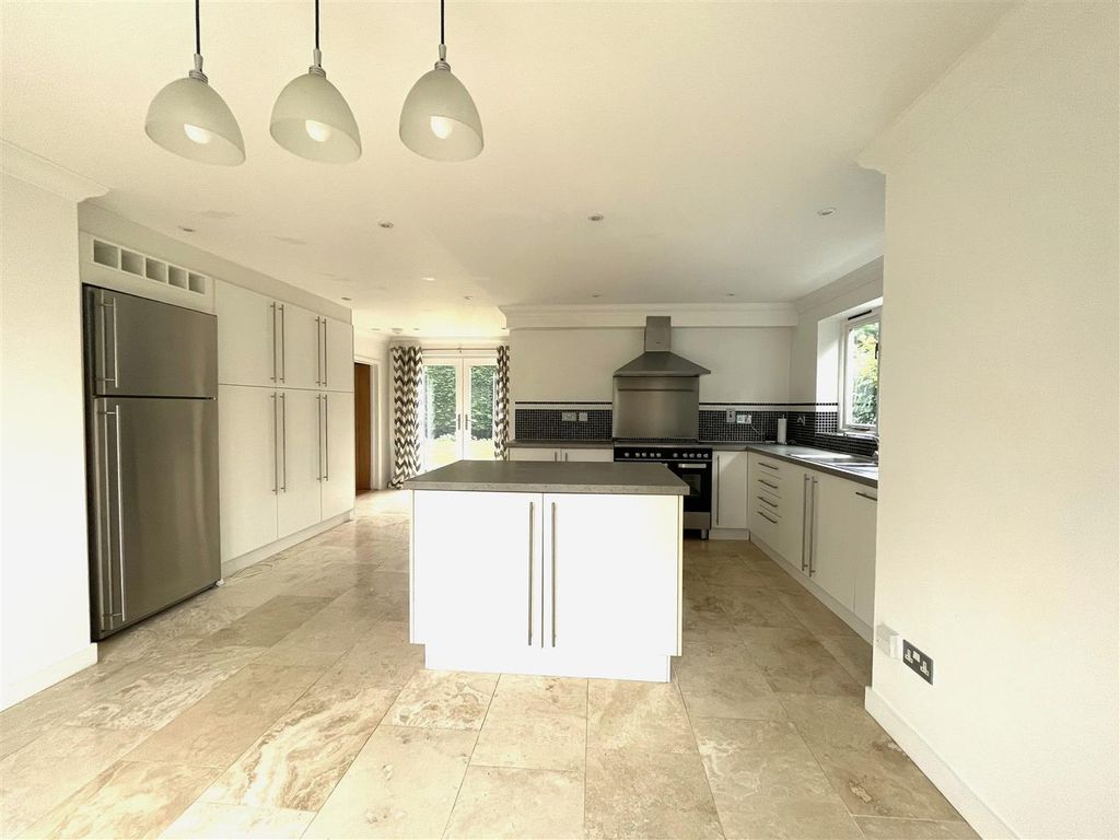 Property photo 3 of 13 Kitchen