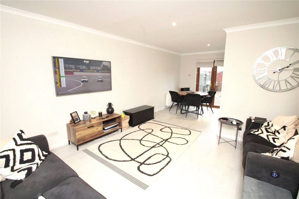 Property photo 2 of 16 Picture No. 03