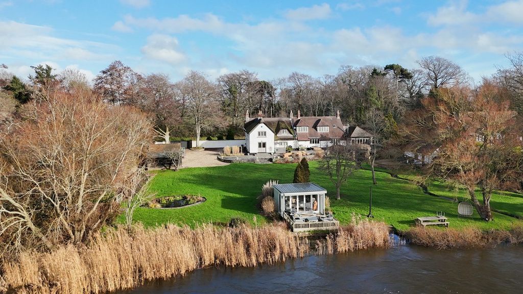 Property photo 1 of 23