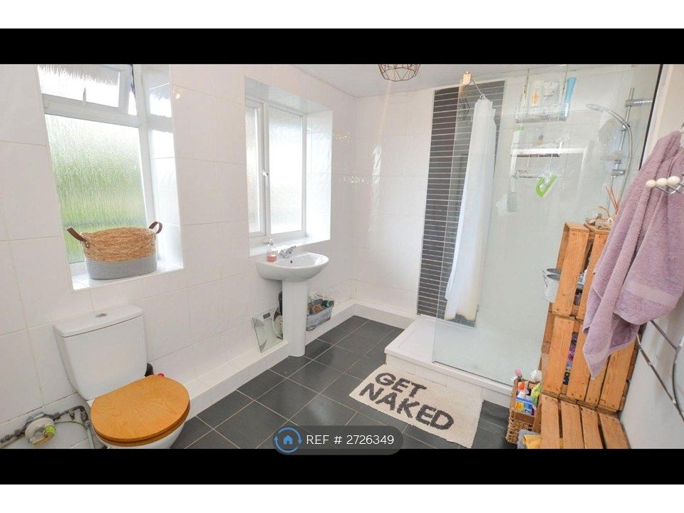 Property photo 2 of 11 Shower Room