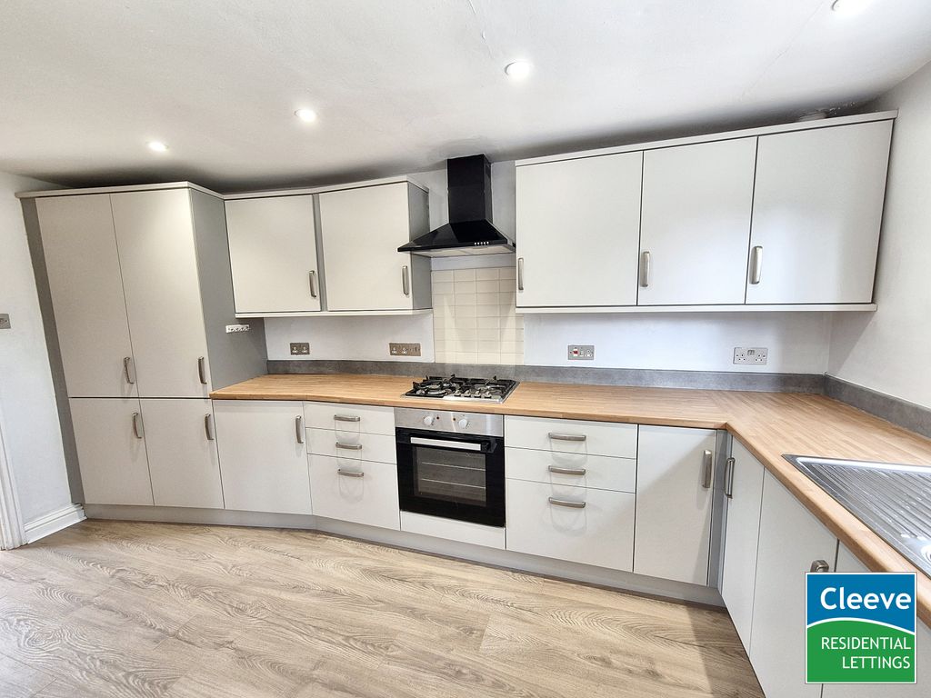 Property photo 2 of 16 1000078988