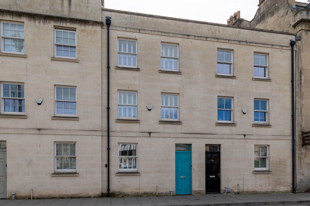 Property photo 1 of 25